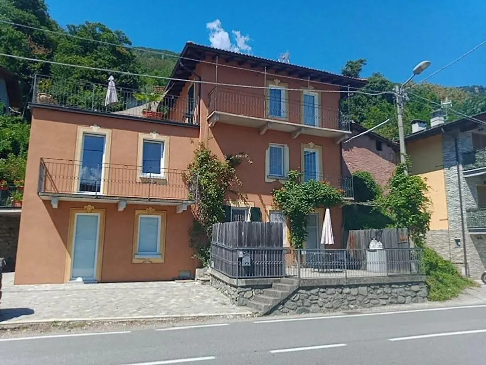 My Holiday- Lake House La Gemma Gera Lario Apartment