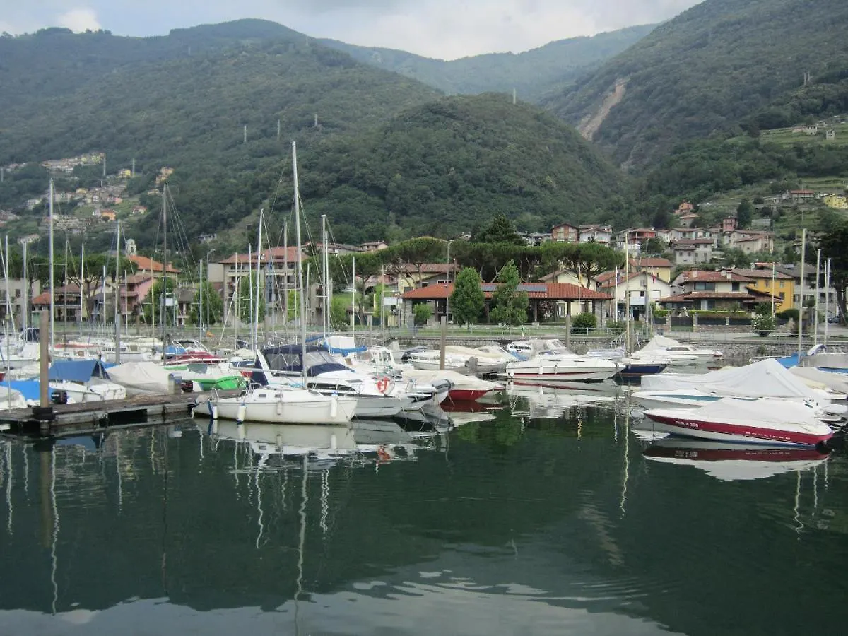 My Holiday- Lake House La Gemma Gera Lario Italy